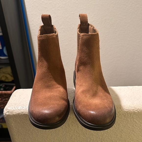 Ugg Biltmore Chelsea Brown Suede Boots - Picture 2 of 6